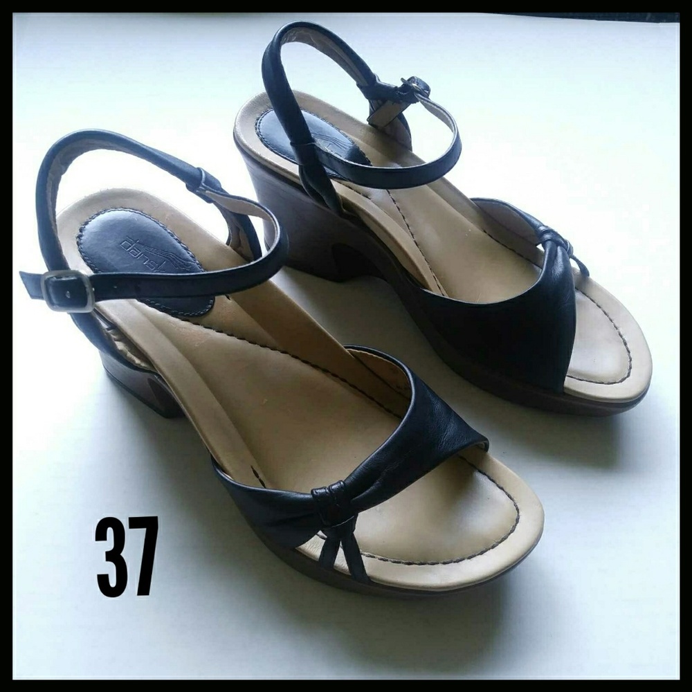 Dansko Black Leather Ankle Strap Sandals. Size 37
